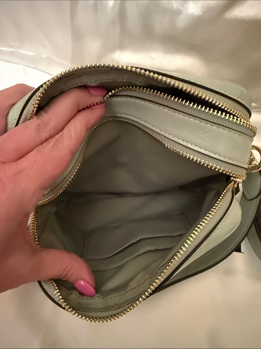 💚COACH NWT Mini Carey Pistachio Green Leather Shoulder Bag with Gold Hardware‎